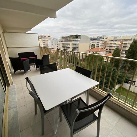 Superbe appartement rénové à neuf à 100m de la mer Juan-les-Pins Exterior foto