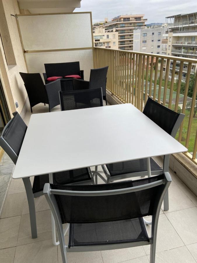 Superbe appartement rénové à neuf à 100m de la mer Juan-les-Pins Exterior foto