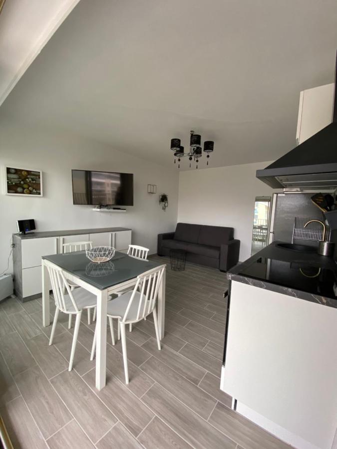 Superbe appartement rénové à neuf à 100m de la mer Juan-les-Pins Exterior foto